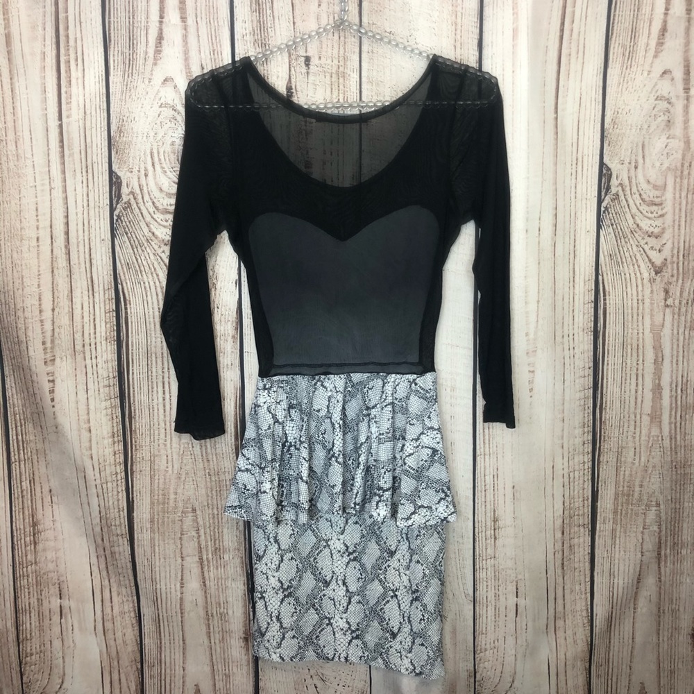 💙3/$10💙Symphony Black ruffle Waist Dress Sheer - Picture 5 of 8